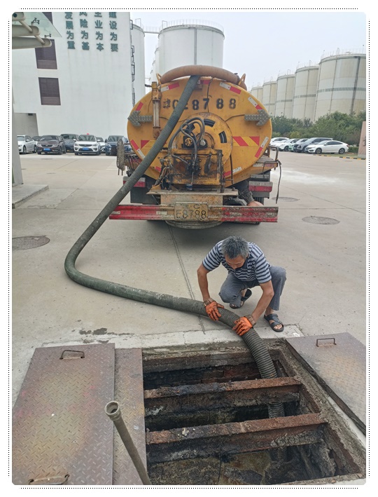 仁兴镇隔油池清掏