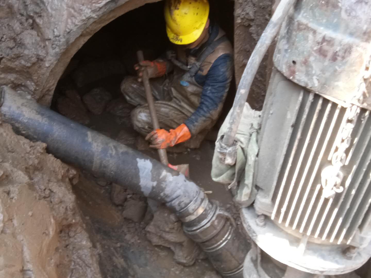 仁兴镇管道清淤