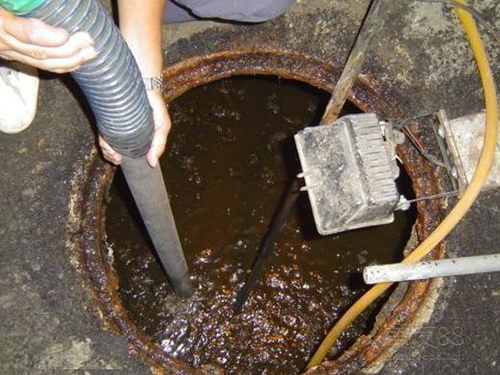 仁兴镇隔油池清理