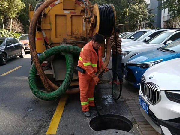 仁兴镇排污管道清淤