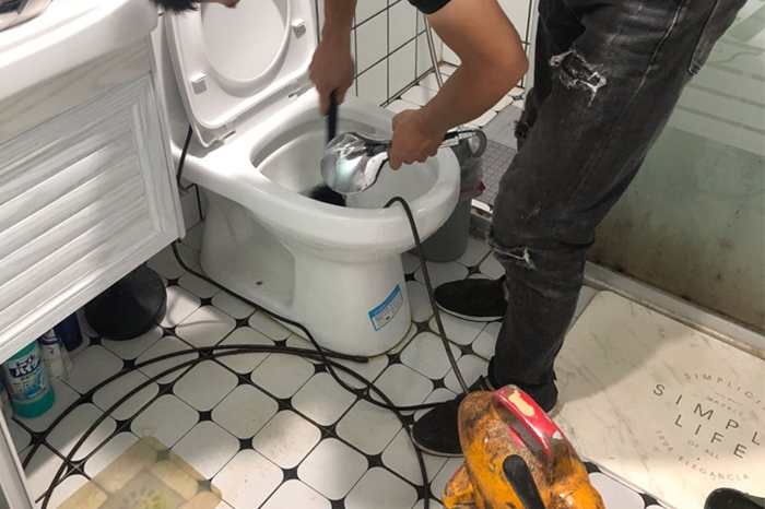 仁兴镇马桶堵塞自己疏通还是找师傅?专业上门服务让你省时更省心